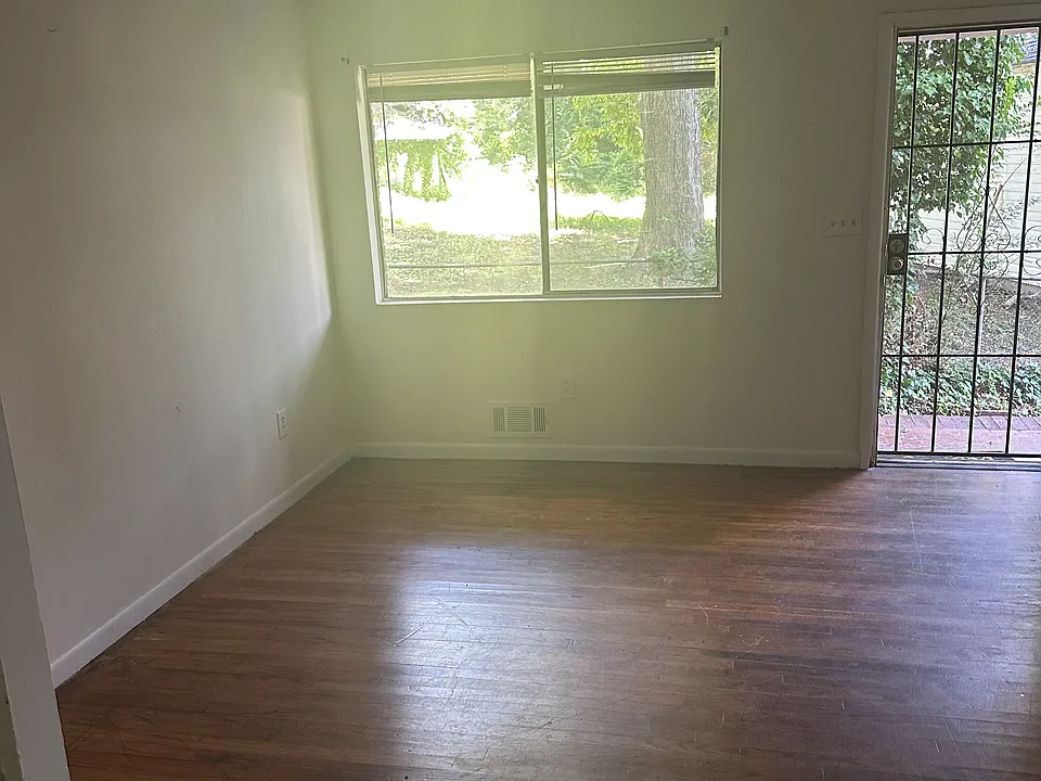 2312 Dauphine St #2312