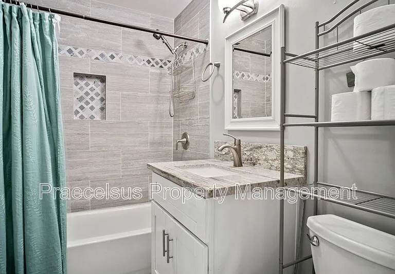 1512 Walbollen St — Photo 11