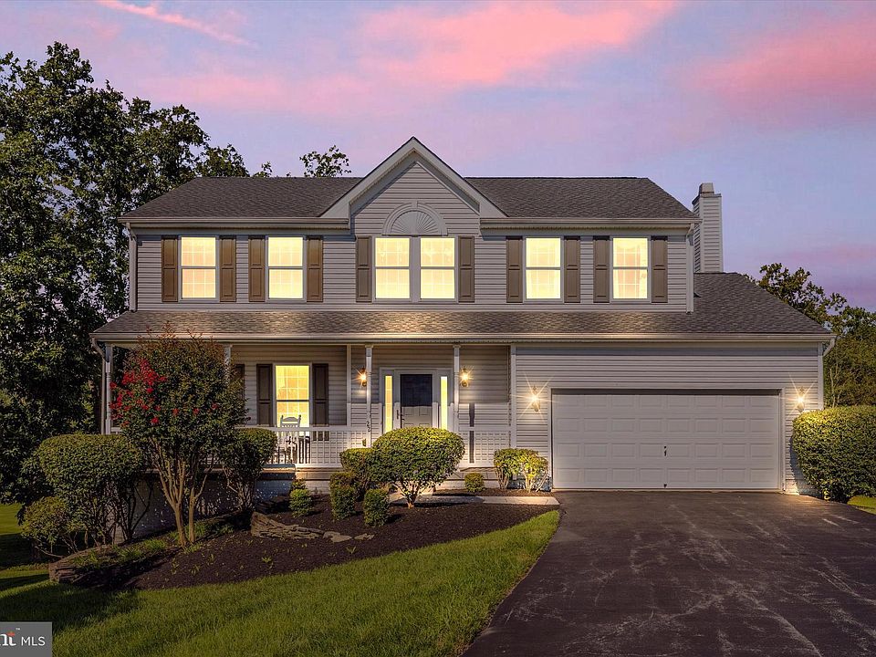 1st image of 22 Sylvia Cir