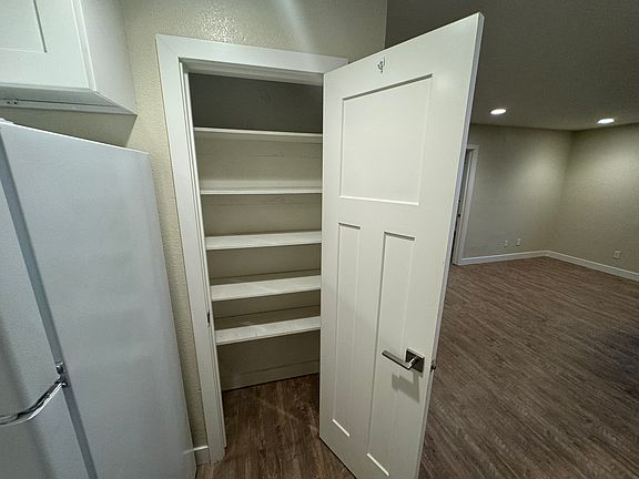 5th image of 2049 Sebring St #B