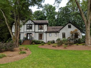 5177 Meadowcreek Dr, Dunwoody, GA 30338