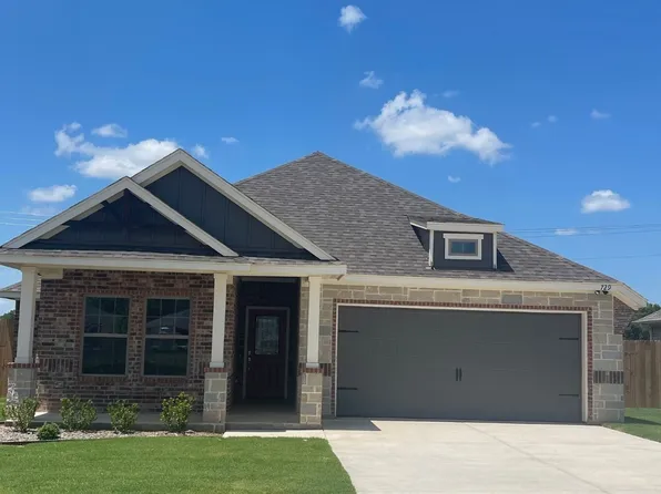 729 Raylan St, Springtown, TX 76082