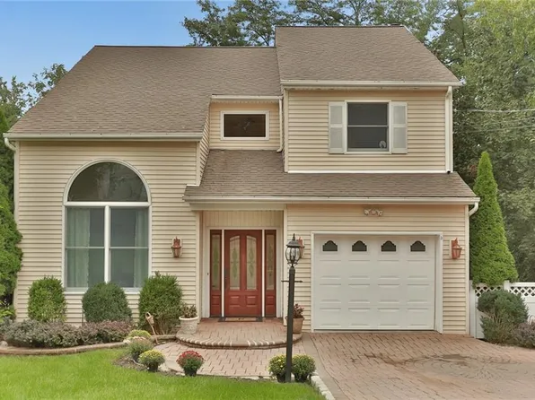 127 Fairfax Ave, Hawthorne, NY 10532