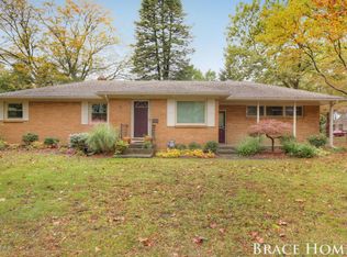 1875 Woodcliff Ave SE, Grand Rapids, MI 49506