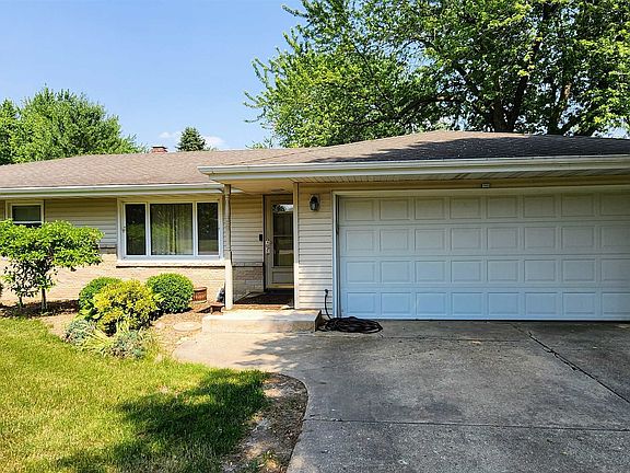 3rd image of 2714 Woodside Dr