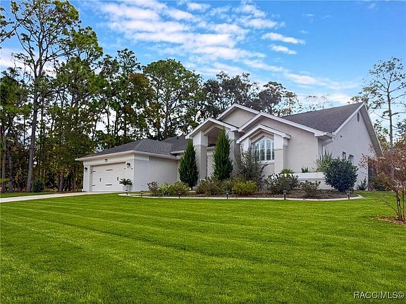 3rd image of 11 Maidenbush Ct E