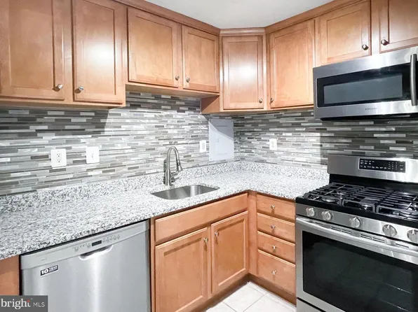 10570 Main St APT 404, Fairfax, VA 22030