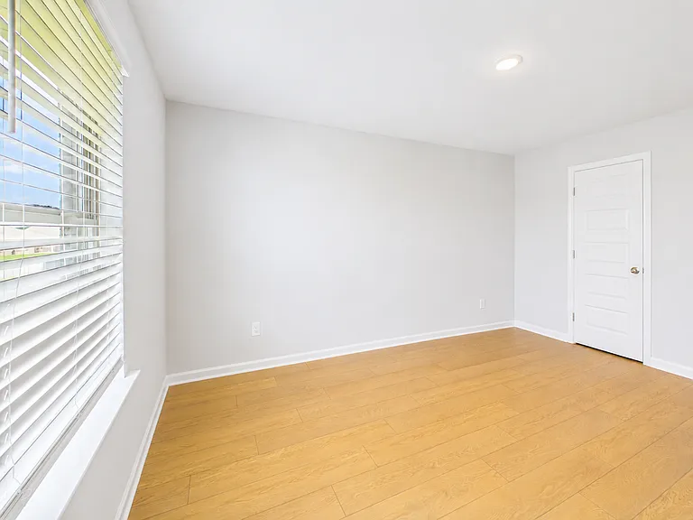135 Whitner Dr — Photo 10