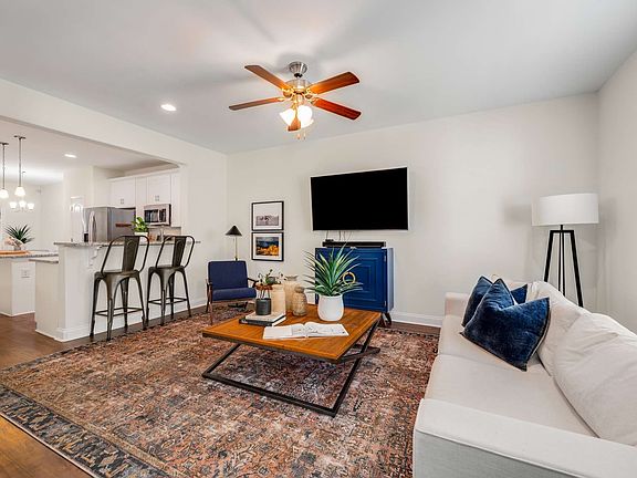 4th image of 529 Harpeth Park Dr