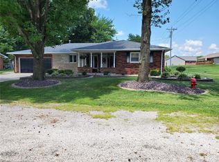 1011 Montgomery St, Carlyle, IL 62231