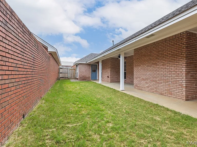 1703 Pebble Creek Dr — Photo 26