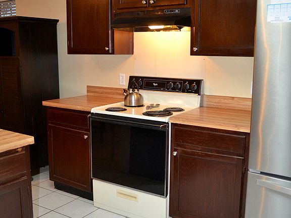 3rd image of 1716 Wurzburg Dr