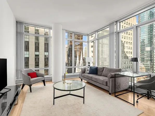 18 W 48th St APT 22B, New York, NY 10036