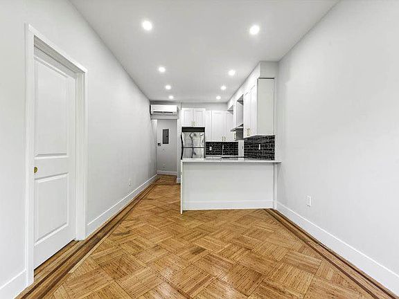 3rd image of 1130 Bergen St #2R