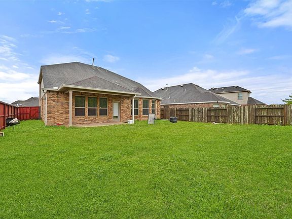 3rd image of 4511 Argonne Woods Dr