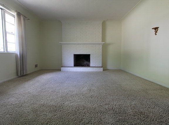 3rd image of 837 Crestmere Ct