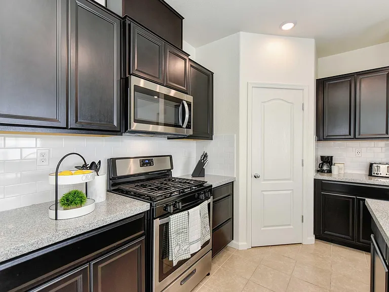 3304 Sunny Gate Ln — Photo 8