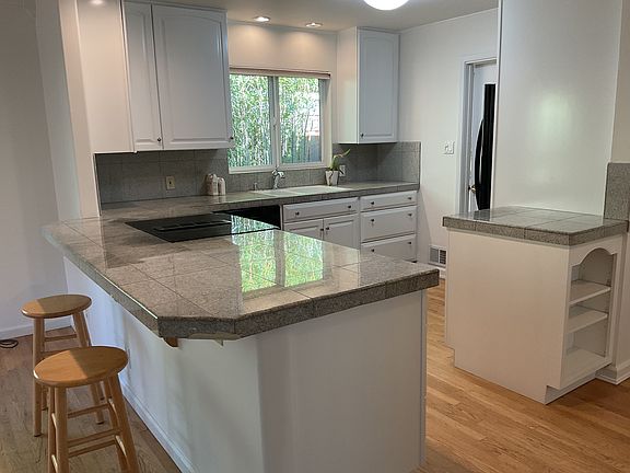 2nd image of 111 Vista Del Monte