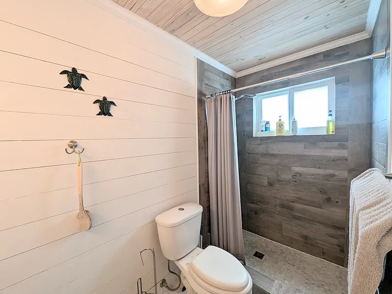 230 Robert Ct — Photo 12