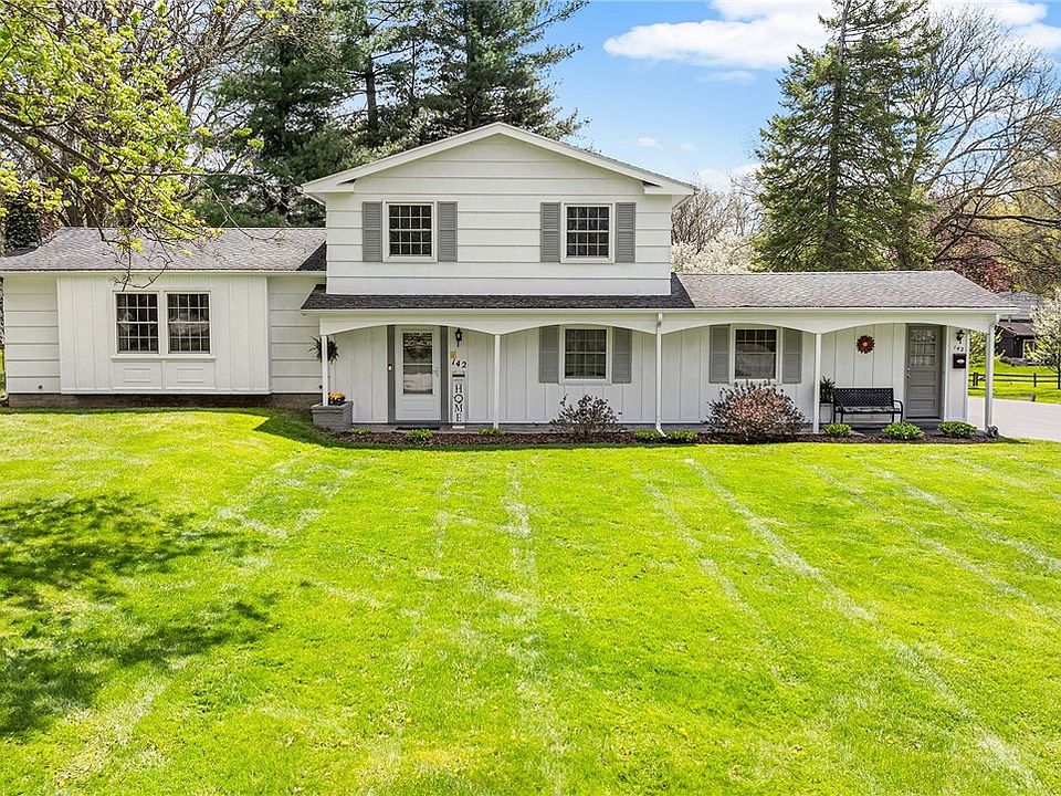 1st image of 142 Wedgewood Dr