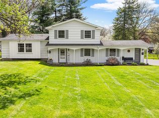 142 Wedgewood Dr, Penfield, NY 14526