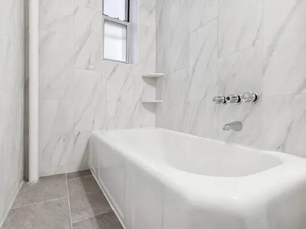 67-12 Yellowstone Boulevard image 11 of 13