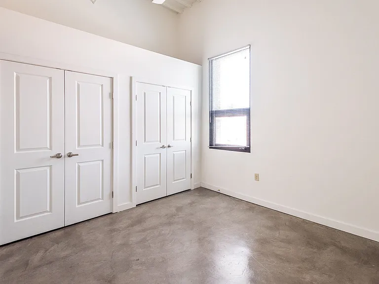2617 W Broad St — Photo 9
