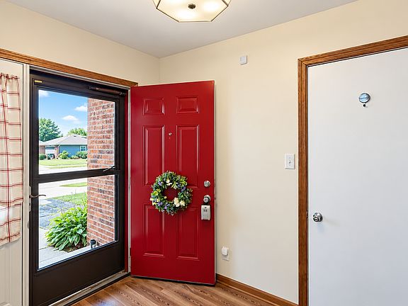 4th image of 3049 Kimberly St