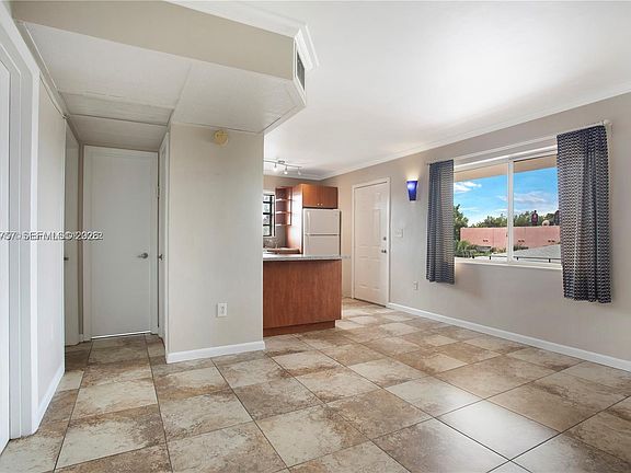 5th image of 1020 SW 7th St APT 9