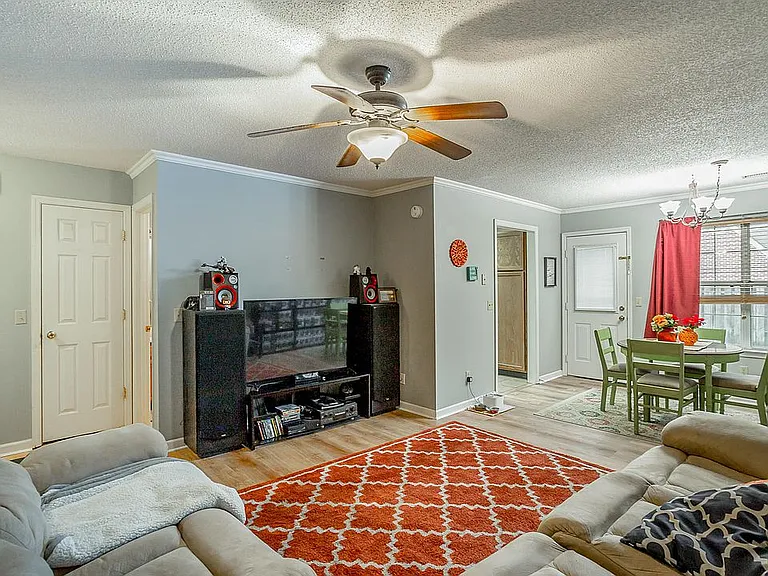 7530 Eric Dr — Photo 7