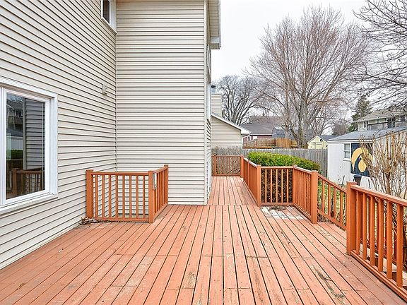 4th image of 1012 E Henderson Pl