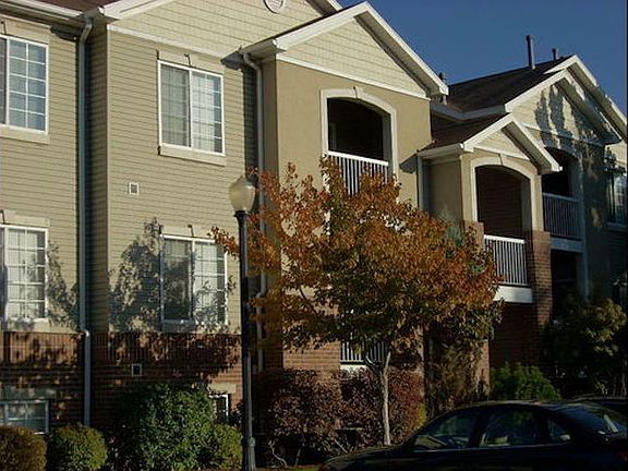 2nd image of 150-800 East St APT G3