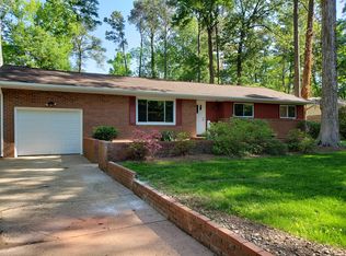 215 Walden Dr, Yorktown, VA 23692