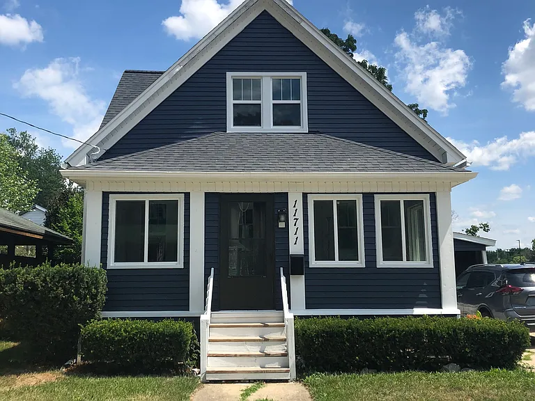 11711 Davis St — Photo 1