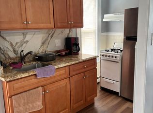 56 Prospect St FLOOR 2, Taunton, MA 02780