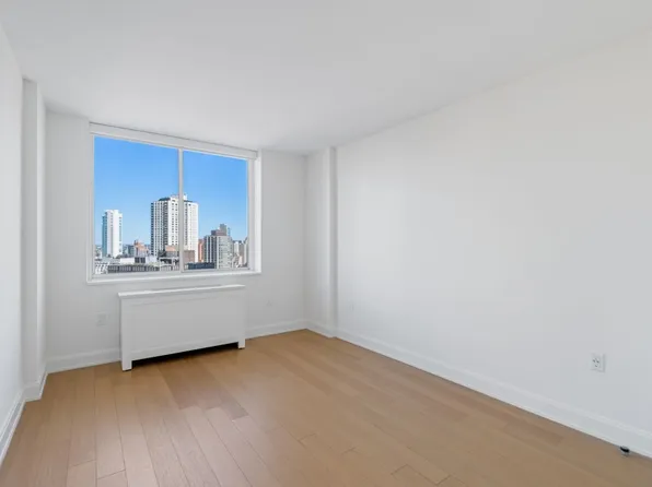 420 East 54th Street image 6 of 25