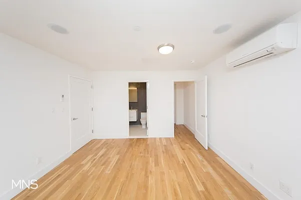 Rented by MNS | media 15