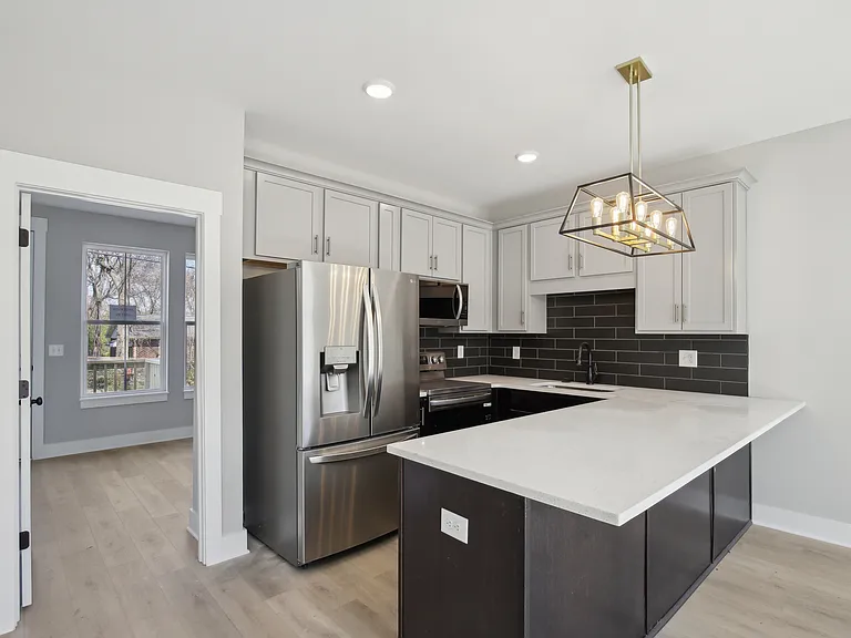 371 Archwood Dr — Photo 17
