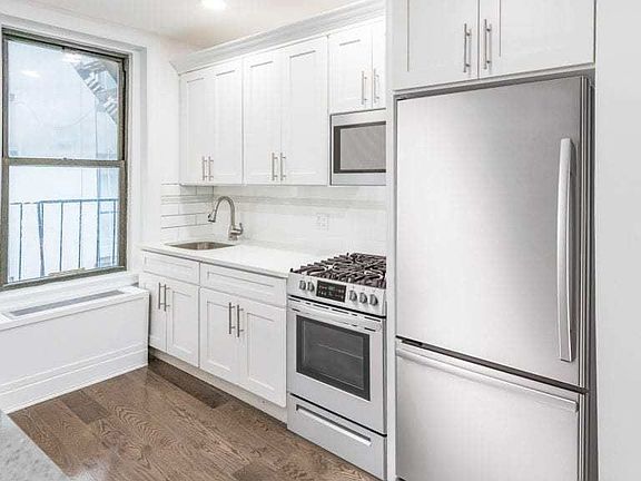 5th image of 215 W 16th St APT 4RW