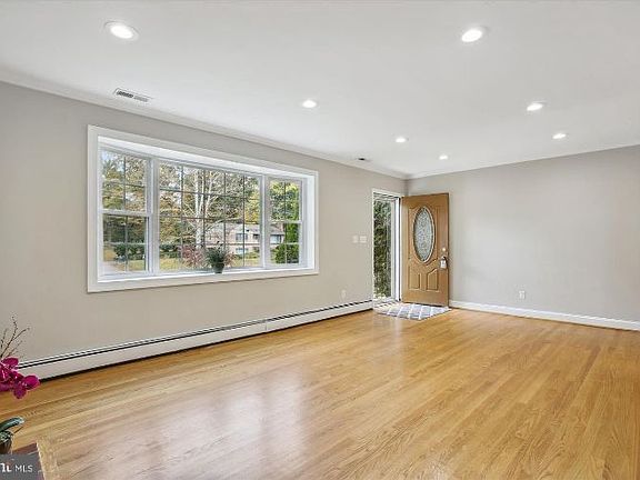 3rd image of 9545 Bel Glade St