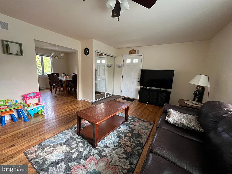 890 Belfry Dr — Photo 11