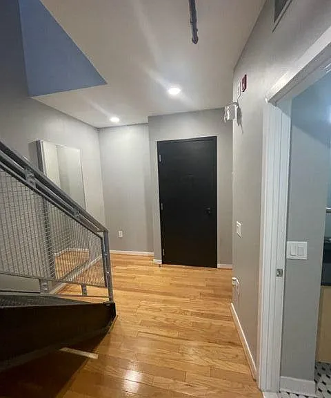 614 S Troy St #205 — Photo 4