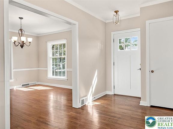 5th image of 1525 Lincoln St