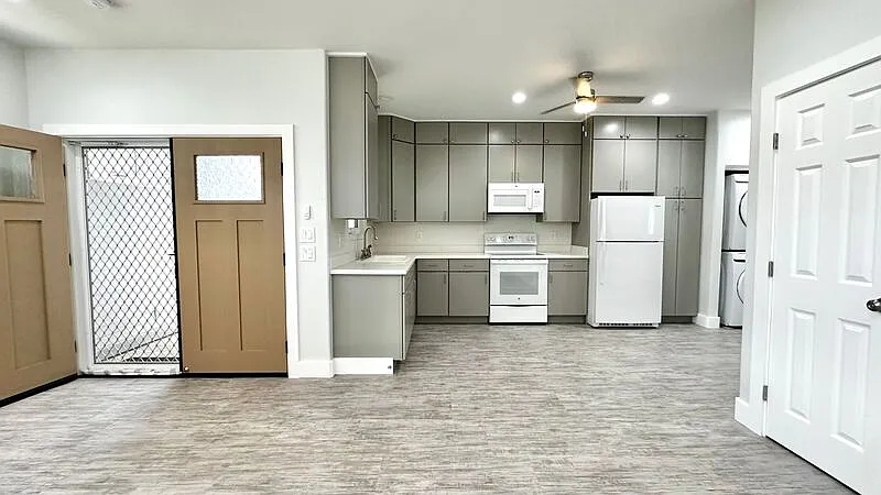 1 bed, 1.0 bath, 743 sqft, $3,000 — Photo 1