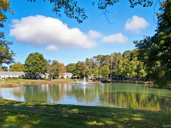 607 Cabot Court E #607, Saint James, NY 11780