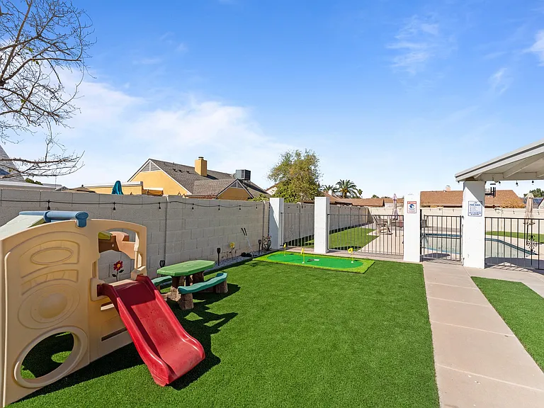 8742 W Meadowbrook Ave — Photo 5