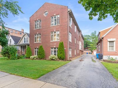 10352 S Walden Pkwy APT 1F, Chicago, IL, 60643