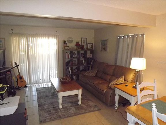 5th image of 11440 Bay St NE