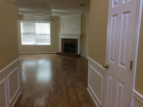 2nd image of 1508 Evanston Ct