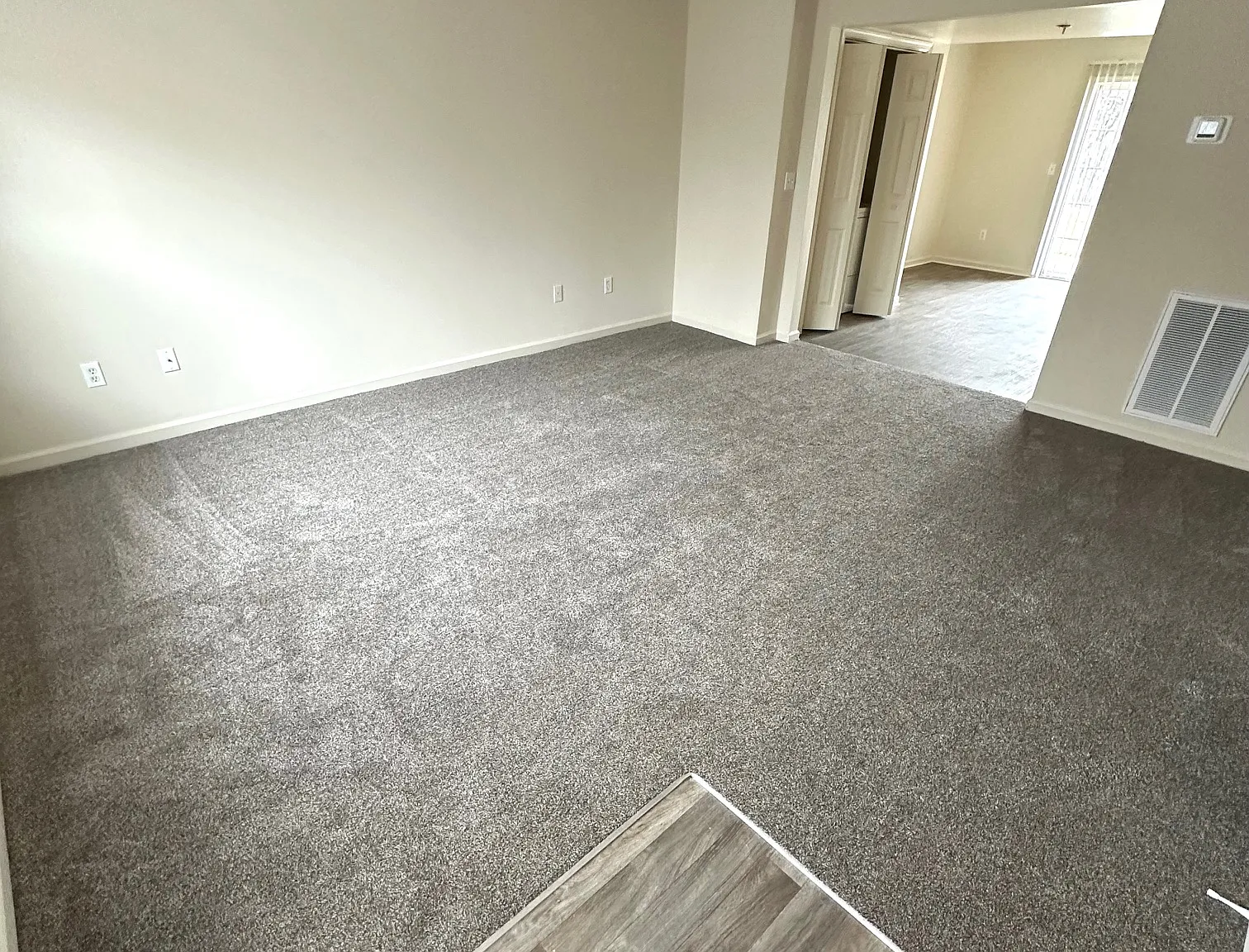 3 bed, 1.5 bath, 1200 sqft, $1,650 — Photo 4